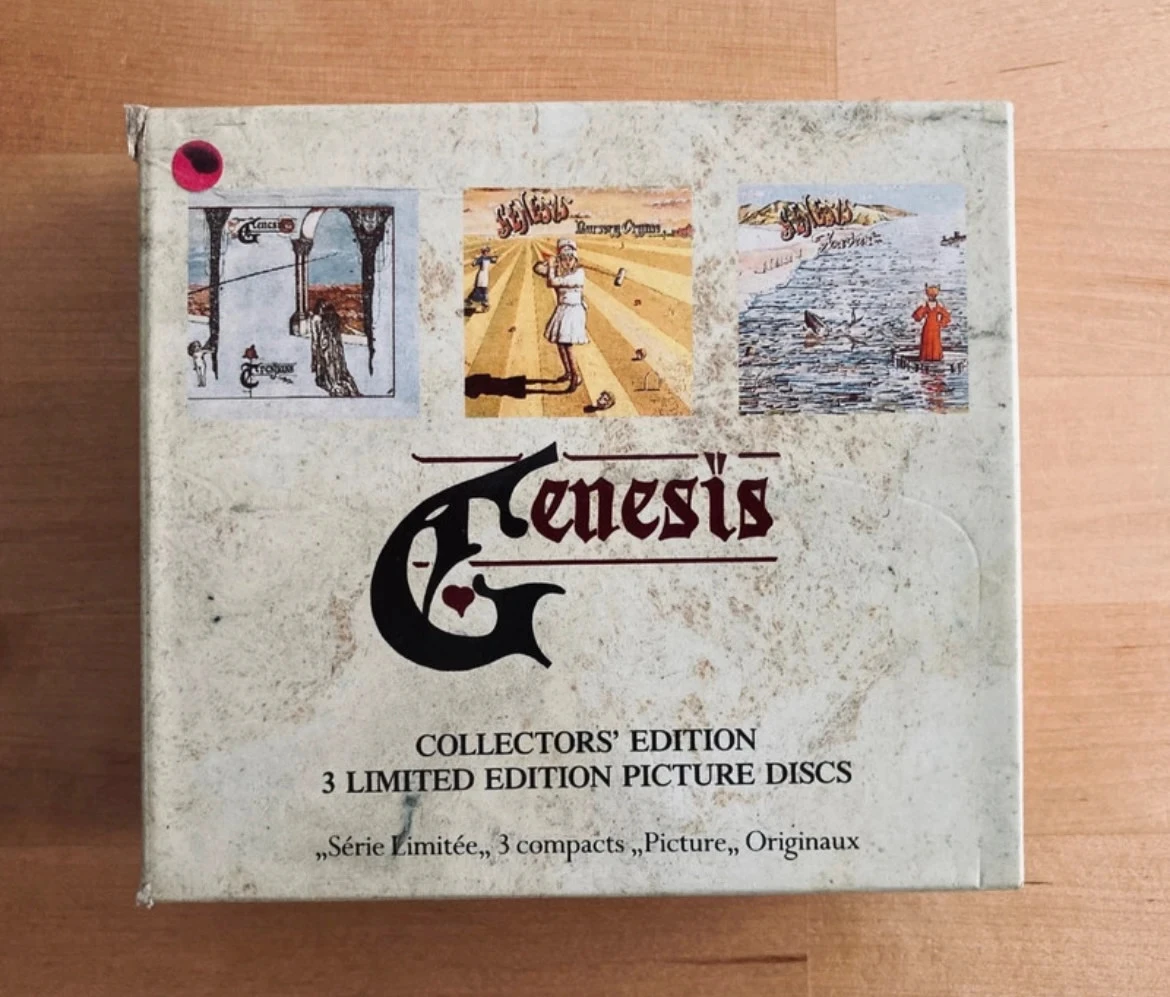 Coffret collector Genesis 3 CD.